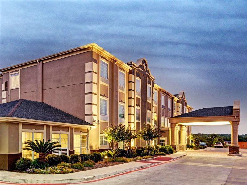 Super 8 By Wyndham San Antonio/Alamodome Area Hotel Exterior photo